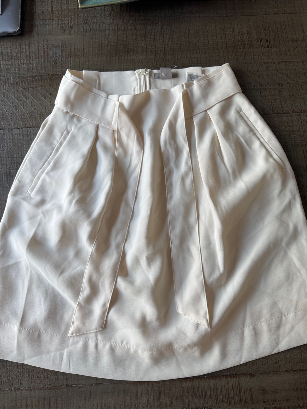 H&M Cream High-Waist Pleated Skort